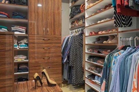 Customized Closet Cabinetry